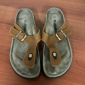 Soft Moc women’s size 10, slip on sandals buckle thong, brown leather